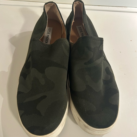 Steve Madden Shoes - Steve Madden Women’s 10 Zayna Green Camouflage Canvas Slip-On Sneakers Shoes